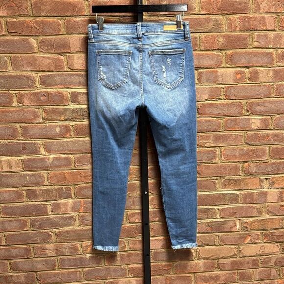 Cello Women’s Distressed Skinny Jeans Size 9 NEW - Picture 4 of 6